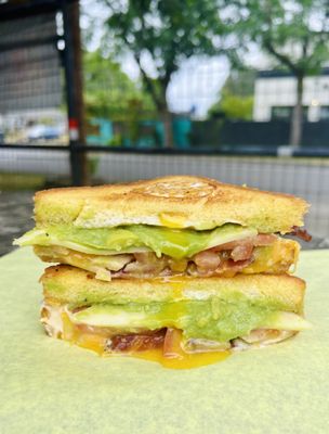 Only Yolking by null
