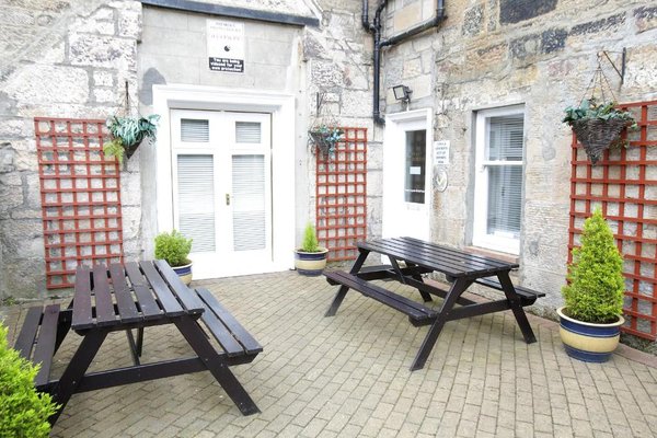 Embassy Apartments Glasgow - Book Direct for Best Rates. We're cheaper than online travel agents. by null