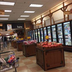 Roche Bros. - Acton - Roche Bros of Acton -- 387 Massachusetts Avenue / Route 111, Acton              Interior