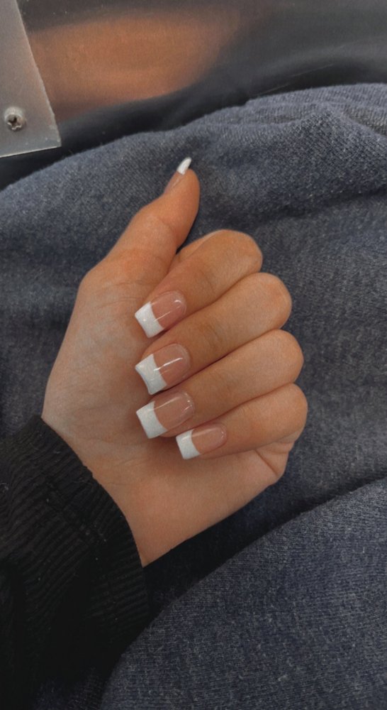 Vina Nail Spa Logo