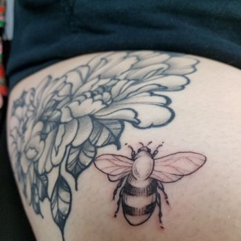 Broadside tattoo - The rad bee my daughter got. The wings are my fav! - Tattoo Near Me - Las Vegas, Nevada Broadside tattoo - The rad bee my daughter got. The wings are my fav! - Tattoo Near Me - Las Vegas, Nevada