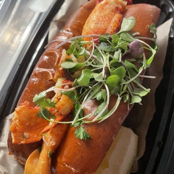 Lobster Lab - Regular lobster roll with garlic butter. - Sandwiches Near Me - Carlsbad, California
