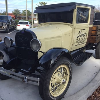 Ford's Garage - Awesome old cars - Burgers Near Me - Brandon, Florida