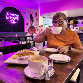 Madres Brunch - Lattes - Breakfast & Brunch Near Me - Riverside, California