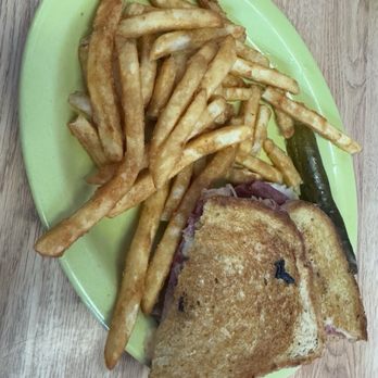 Mr D'z Route 66 Diner - Ruben sandwich - Diners Near Me - Kingman, Arizona