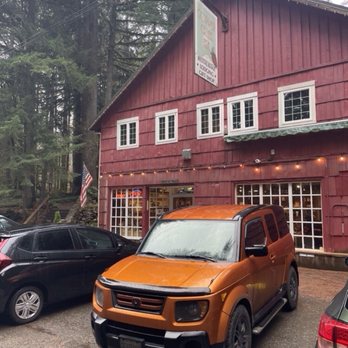 Copper Creek Inn - another tiny wild blackberry pie run for thanksgiving, starting to be a tradition... - American Near Me - Ashford, Washington Copper Creek Inn - another tiny wild blackberry pie run for thanksgiving, starting to be a tradition... - American Near Me - Ashford, Washington