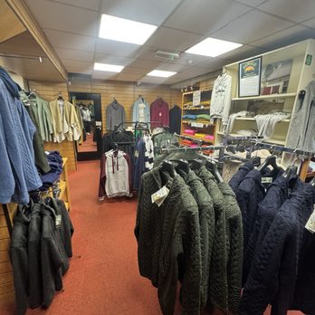 Dingle Woollen Company - Men's Clothing Near Me - Dingle, Kentucky