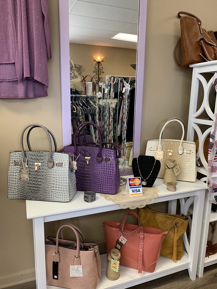 CHAMPAIGN ALLEY BOUTIQUE Updated October 2024 17 Photos 8043