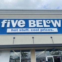 Five Below - Outside