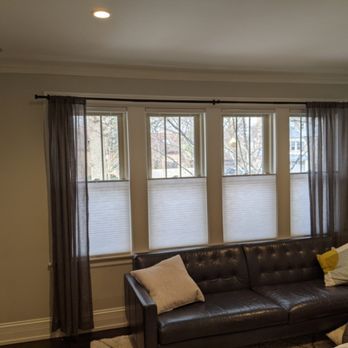 Superior View - Portrait 3/4 single cell cordless Top-down bottom-up honeycomb shades - Shades & Blinds Near Me - Northbrook, Illinois Superior View - Portrait 3/4 single cell cordless Top-down bottom-up honeycomb shades - Shades & Blinds Near Me - Northbrook, Illinois