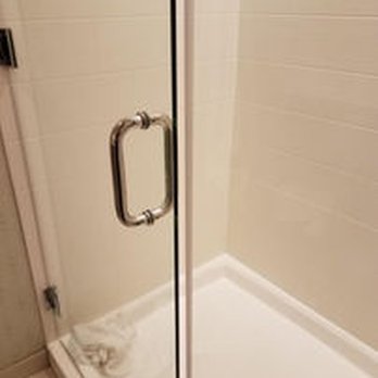 SpringHill Suites by Marriott Ewing Princeton South - Shower door not closing - Hotels Near Me - Ewing Township, New Jersey SpringHill Suites by Marriott Ewing Princeton South - Shower door not closing - Hotels Near Me - Ewing Township, New Jersey