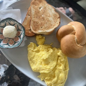 Café Alma - Eggs and toast - Breakfast & Brunch Near Me - Cincinnati, Ohio Café Alma - Eggs and toast - Breakfast & Brunch Near Me - Cincinnati, Ohio