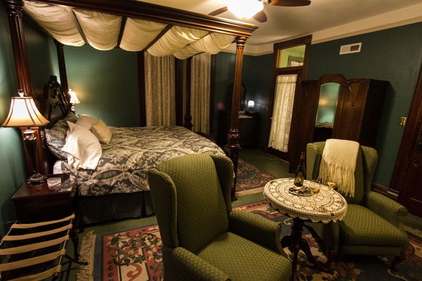 Swantown Inn by null
