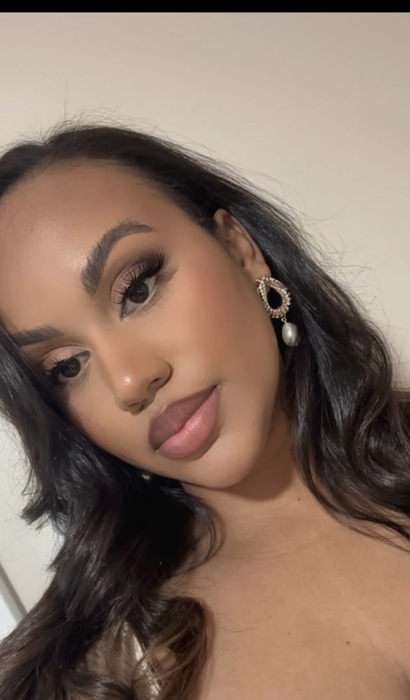 Makeup By Neusa Logo