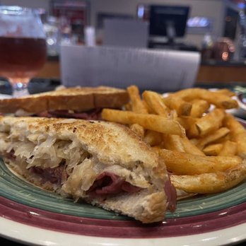 Houligans - Port Orange - American Near Me - Port Orange, Florida