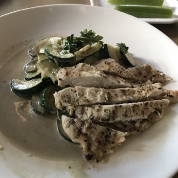 Earls Kitchen + Bar - Cocktail Bars Near Me - Plano, Texas