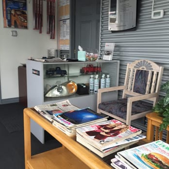 Astro Auto Glass - Office is very clean and organized - Windshield Installation & Repair Near Me - Albuquerque, New Mexico Astro Auto Glass - Office is very clean and organized - Windshield Installation & Repair Near Me - Albuquerque, New Mexico