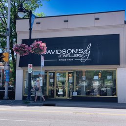 Exterior outside entrance of Davidson's Jewellers - Ottawa, Ontario Exterior outside entrance of Davidson's Jewellers - Ottawa, Ontario