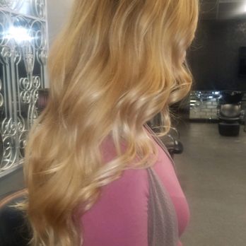 Bombshells Color Bar And Spa - Color, Cut, and Style by Mindy. - Hair Salons Near Me - Clarksville, Tennessee