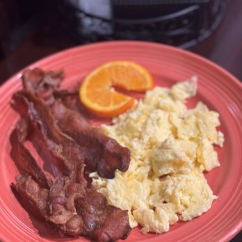 Blackbird Café - Griddlicious combo - bacon / 2 scrambled eggs and added a buttermilk pancake - Cafes Near Me - Long Beach, California Blackbird Café - Griddlicious combo - bacon / 2 scrambled eggs and added a buttermilk pancake - Cafes Near Me - Long Beach, California