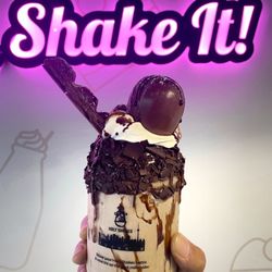 Holy Shakes - Holy Shakes - Hazelnut Explosion milkshake (super freakshake)
