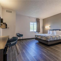 Motel 6 - Motel Missoula MT queen bed