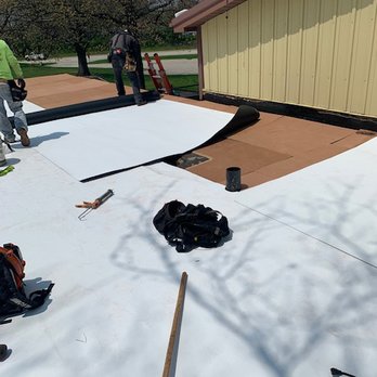 Singles Roofing & Construction - Roofing Near Me - Elgin, Illinois Singles Roofing & Construction - Roofing Near Me - Elgin, Illinois