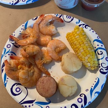 Topsail Steamer - Low rider with shrimp, scallops, kielbasa, and corn - Seafood Near Me - Surf City, North Carolina Topsail Steamer - Low rider with shrimp, scallops, kielbasa, and corn - Seafood Near Me - Surf City, North Carolina