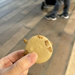 Love + Flour Bakery - Gingerbread macaron