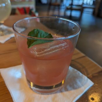 Moku Kitchen - Cocktail Bars Near Me - Honolulu, Hawaii