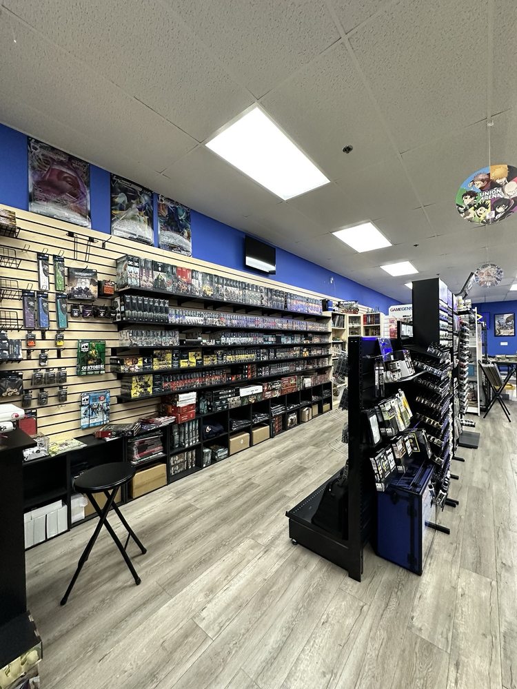 Sanctum Comics Games & Cards Logo