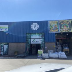 HydroBros - Front of store