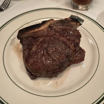 Smith & Wollensky - Filet Mignon (16 oz, bone in) - Steakhouses Near Me - New York, New York Smith & Wollensky - Filet Mignon (16 oz, bone in) - Steakhouses Near Me - New York, New York