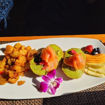 Cafe Volo - Avo Toast - Cafes Near Me - West Hampton Beach, New York