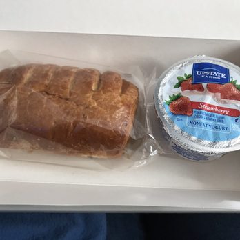 LOT - Breakfast. Dot do gluten. :/ - Airlines Near Me - Warsaw, MZ