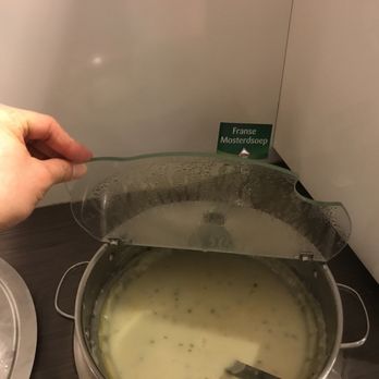 Aspire Lounge 26 - Soup - Airport Lounges Near Me - Schiphol, New Hampshire