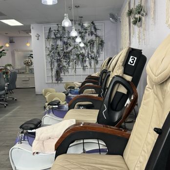 Lavender Nails & Lashes - Eyelash Service Near Me - Palm Springs, California Lavender Nails & Lashes - Eyelash Service Near Me - Palm Springs, California