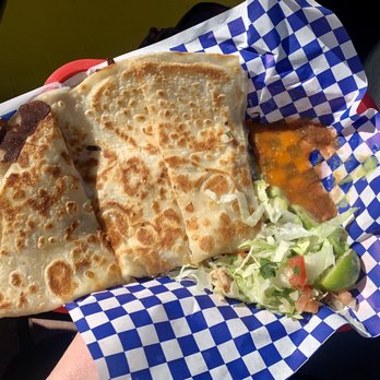 El Rustico - Chicken caramella. So good I had to eat 1/4 of it before I took the picture. - Tacos Near Me - Tucson, Arizona El Rustico - Chicken caramella. So good I had to eat 1/4 of it before I took the picture. - Tacos Near Me - Tucson, Arizona