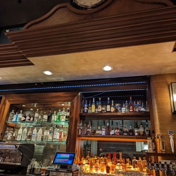 The Royal Sonesta Portland Downtown - Pretty bar and tasty cocktails - Cocktail Bars Near Me - Portland, Oregon