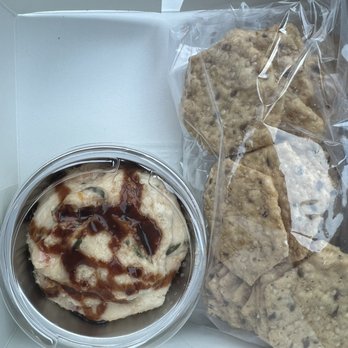 The Mindful Table - Sun-dried tomato cheese dip with crackers - Vegan Near Me - Perrysburg, Ohio