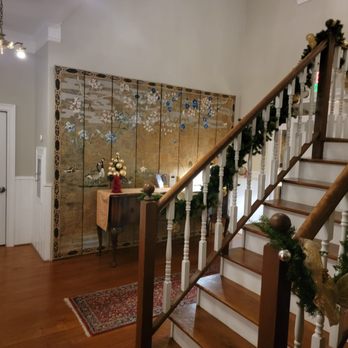 Stone Mountain Manor - View of decoration and staircase near front door.... - Hotels Near Me - Stone Mountain, Georgia