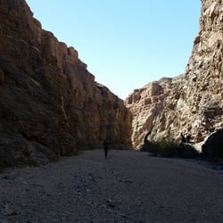 Mecca Hills Wilderness - Canyon of walls in Mecca Hills Wilderness #hiking