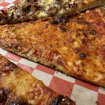 Gemelli's Pizzeria - Look at that delicious thin crust - Pizza Near Me - Albany, New York Gemelli's Pizzeria - Look at that delicious thin crust - Pizza Near Me - Albany, New York