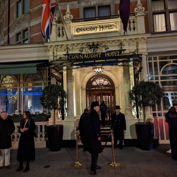 Connaught Bar - Entrance to the Hotel - Bars Near Me - London, XGL