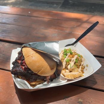 Rollin Smoke BBQ - Brisket Sandwich, Hash Brown Casserole - Barbeque Near Me - Austin, Texas Rollin Smoke BBQ - Brisket Sandwich, Hash Brown Casserole - Barbeque Near Me - Austin, Texas