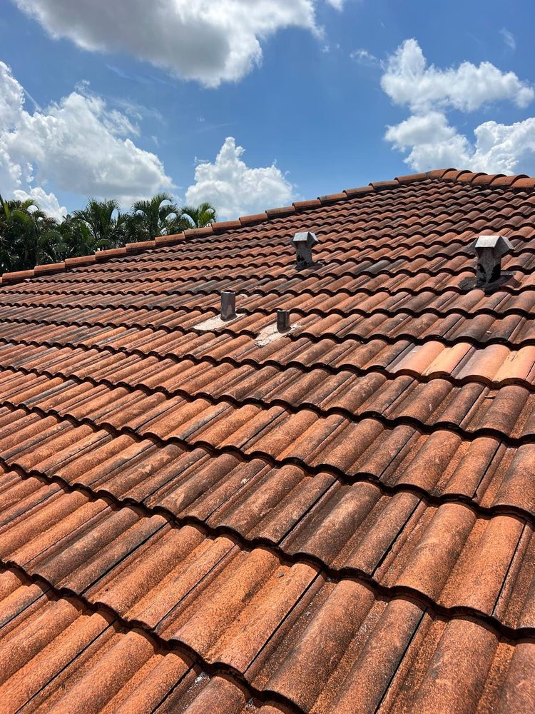 Slide of 2R Roofing