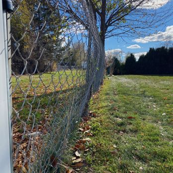 Best Vinyl - Fences & Gates Near Me