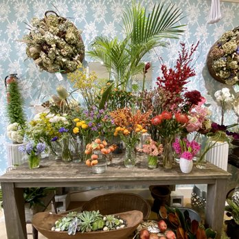 Ceciel's Flowers - The selection on a random Wednesday at Ceciel's. - Floral Designers Near Me - Kenilworth, Illinois Ceciel's Flowers - The selection on a random Wednesday at Ceciel's. - Floral Designers Near Me - Kenilworth, Illinois