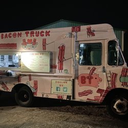 Ravenwood Haunted Farm - Bacon food truck - smelled amazing!