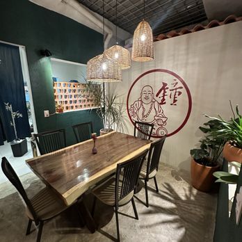 Budaixi - Interior 6-top dining table - Taiwanese Near Me - Puerto Vallarta, JAL